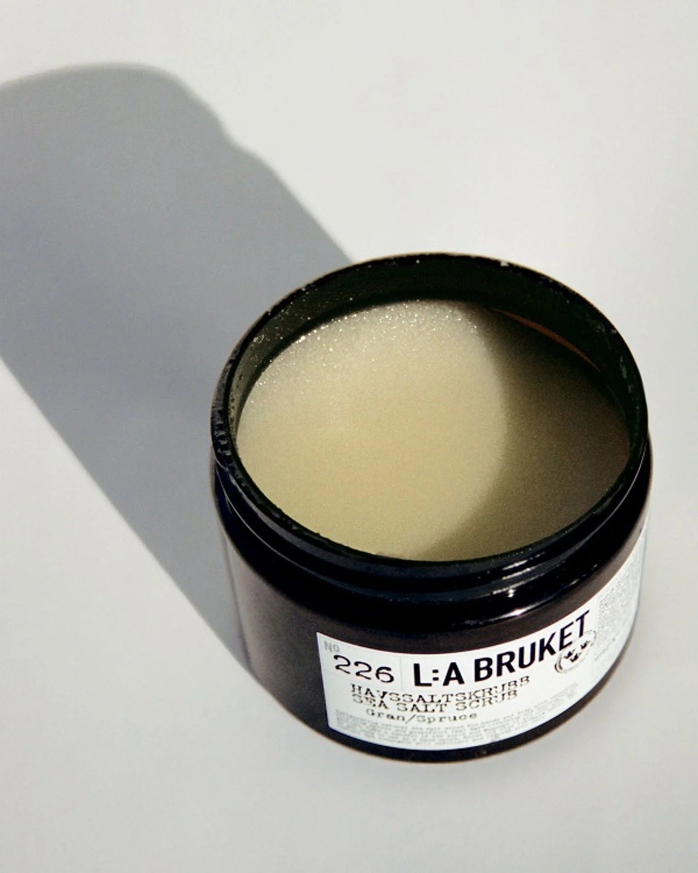 Gommage corps au sel marin L:A BRUKET